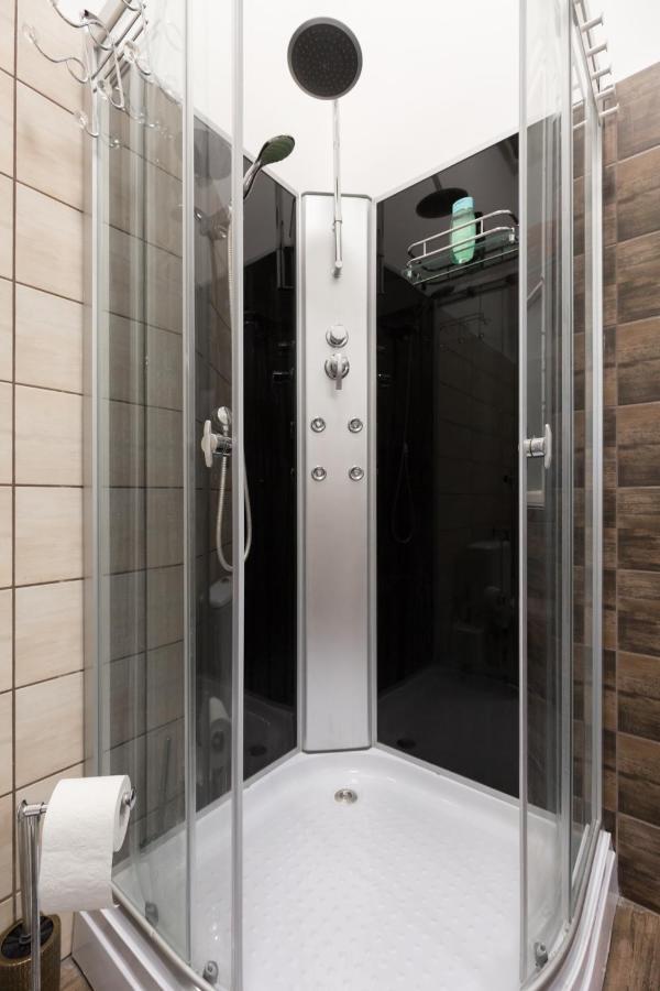 Eclectic Luxury & Spacious 2Br Ac Apt In Center ブダペスト エクステリア 写真